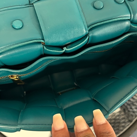 Bottega Veneta Teal Green Leather Padded Chain Cassette Top Hand - Picture 4 of 4
